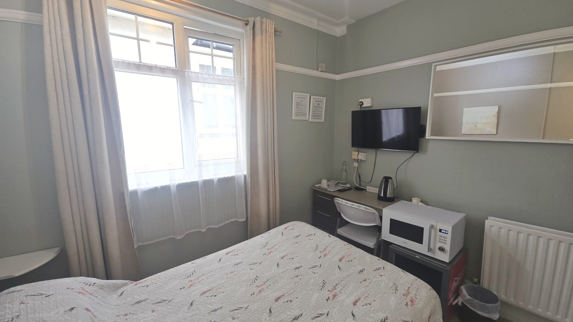 Budget en-suites at Glendevon House Hotel