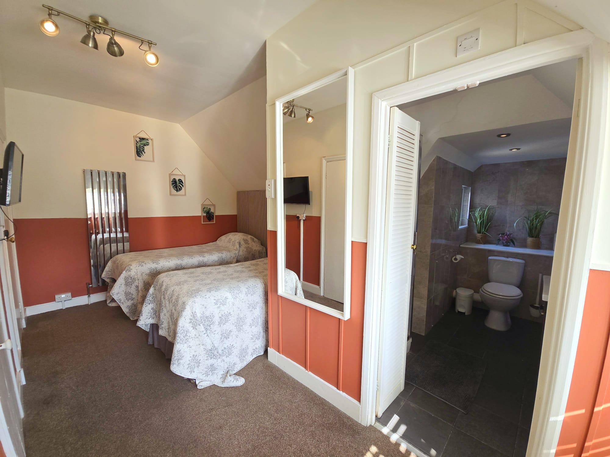 Twin rooms at Glendevon House Hotel